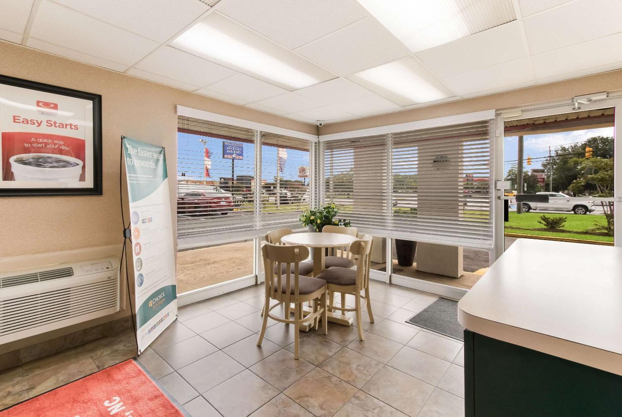 Econo Lodge North Washington Bagian luar foto